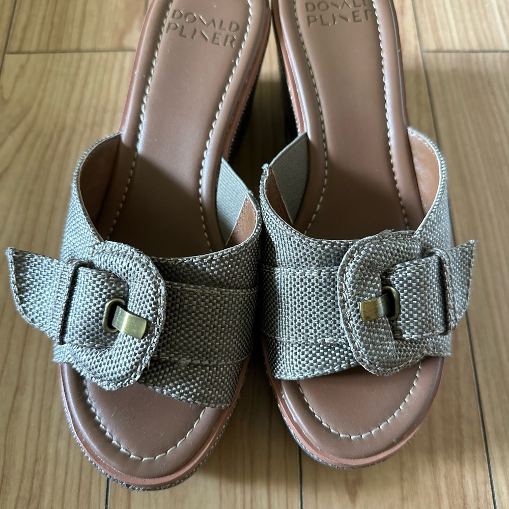 Donald J. Pliner Women's Slide Sandals